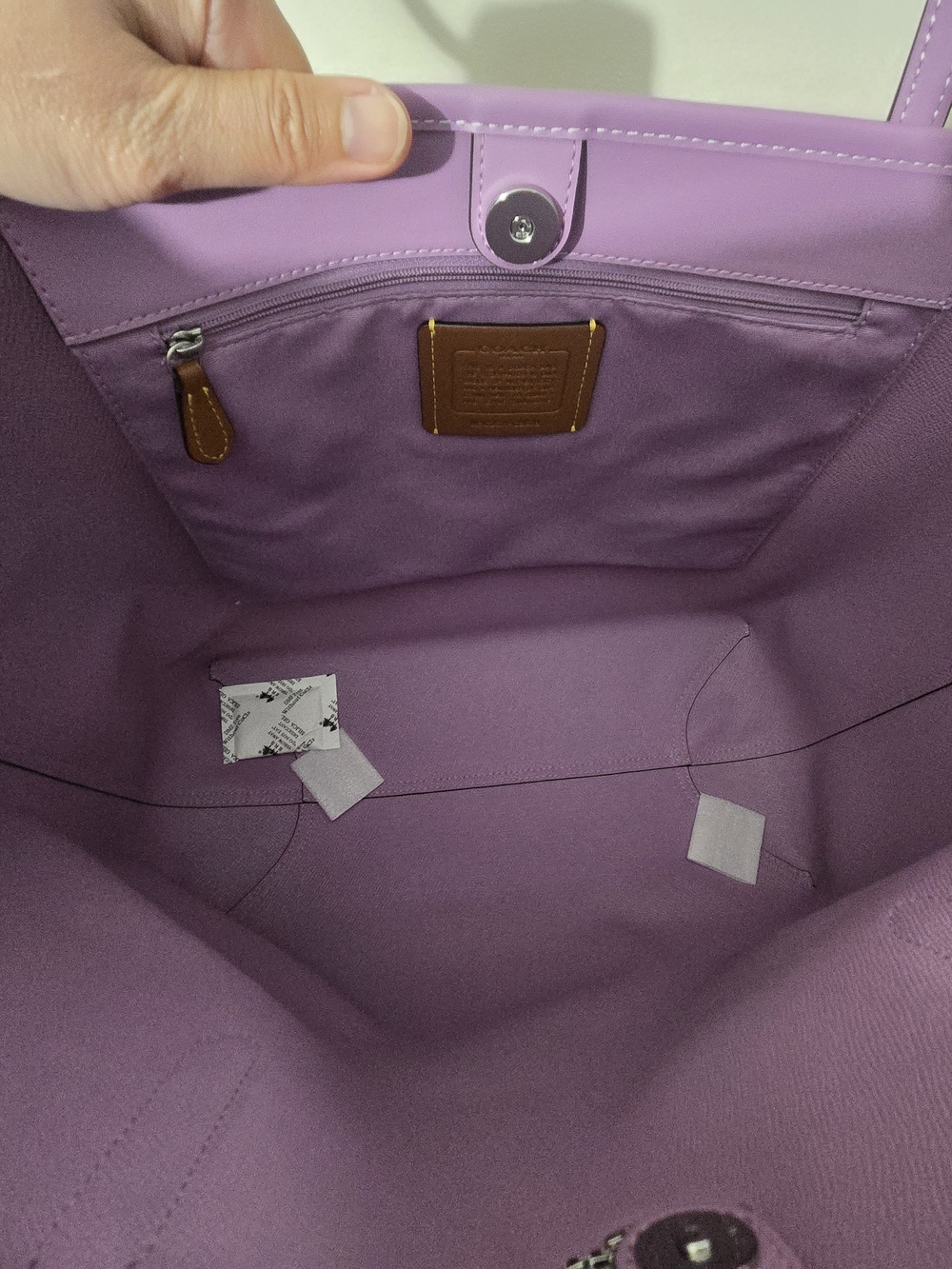 Coach City Tote With Floral Print - Picture 6 of 7